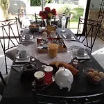 Chez Michel Et Josette לינה וארוחת בוקר