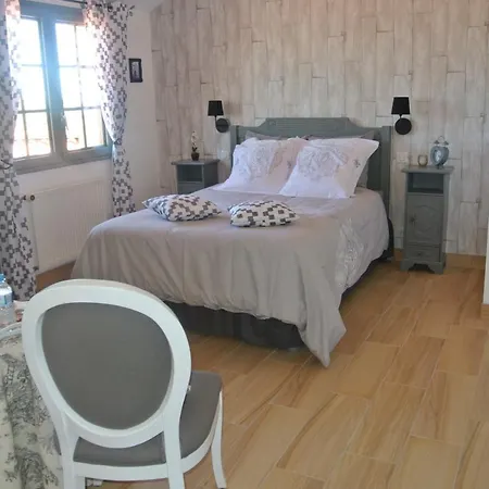 Chez Michel Et Josette Frühstückspension 3*
