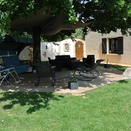 Chez Michel Et Josette Frühstückspension 3*
