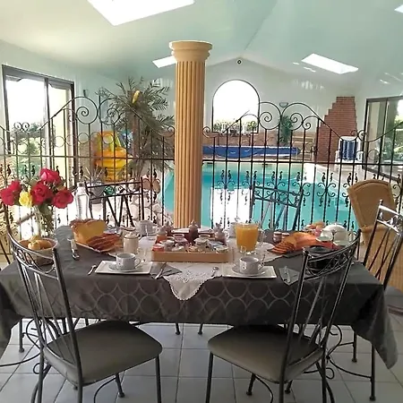 Chez Michel Et Josette Bed & Breakfast 3*