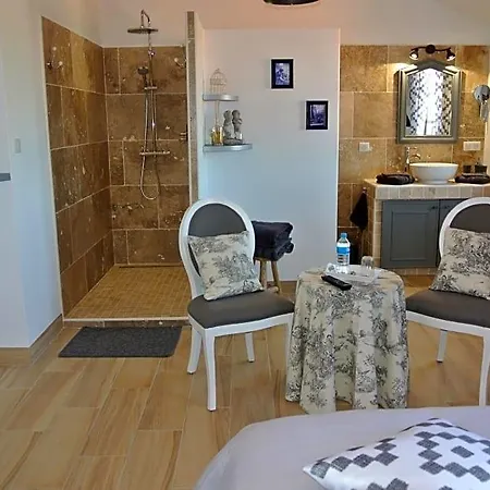 Chez Michel Et Josette Bed & Breakfast
