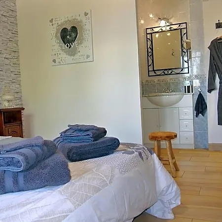 Chez Michel Et Josette Bed & Breakfast 3*