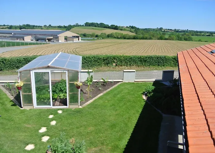 Chez Michel Et Josette Bed & Breakfast 3*